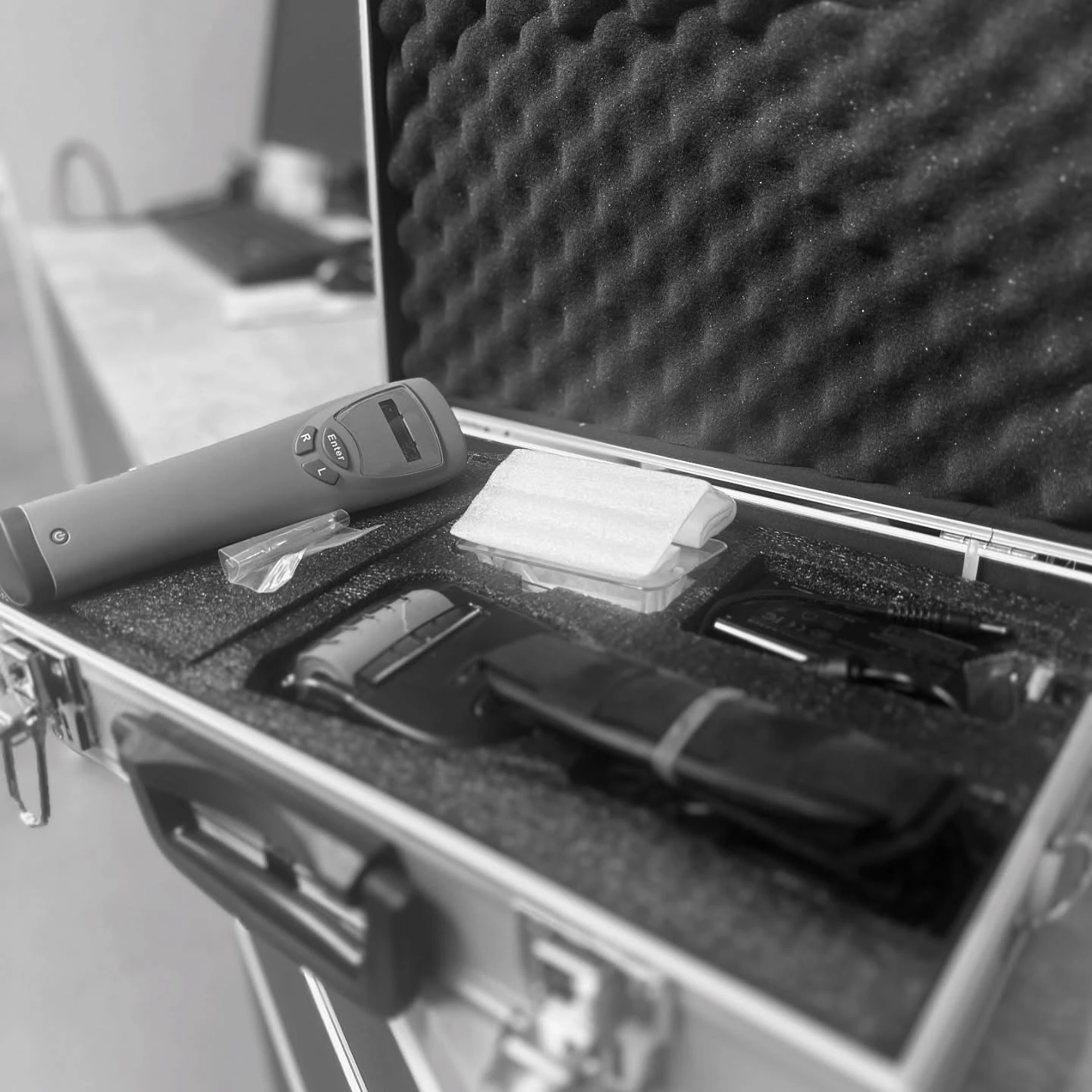Equipamentos de avaliação visual no consultório da Luana Volpato em Braço do Norte